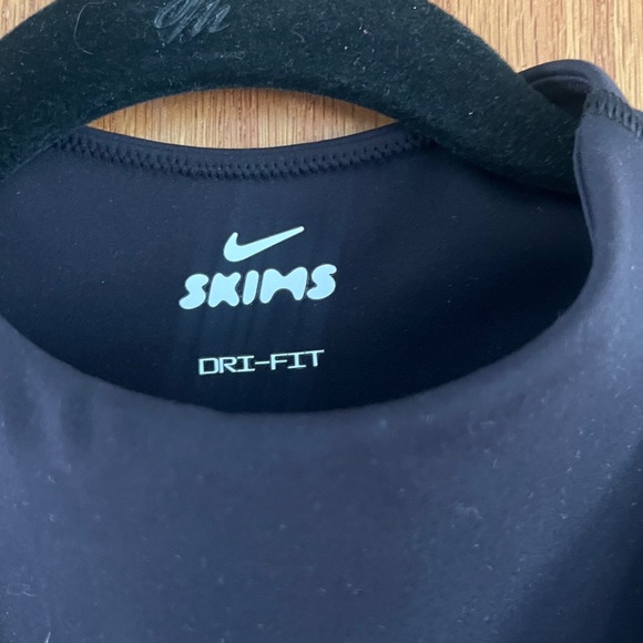 NikeSKIMS Matte Mock Neck Racer Tank. Obsidian. XL. Like New! - Picture 6 of 7